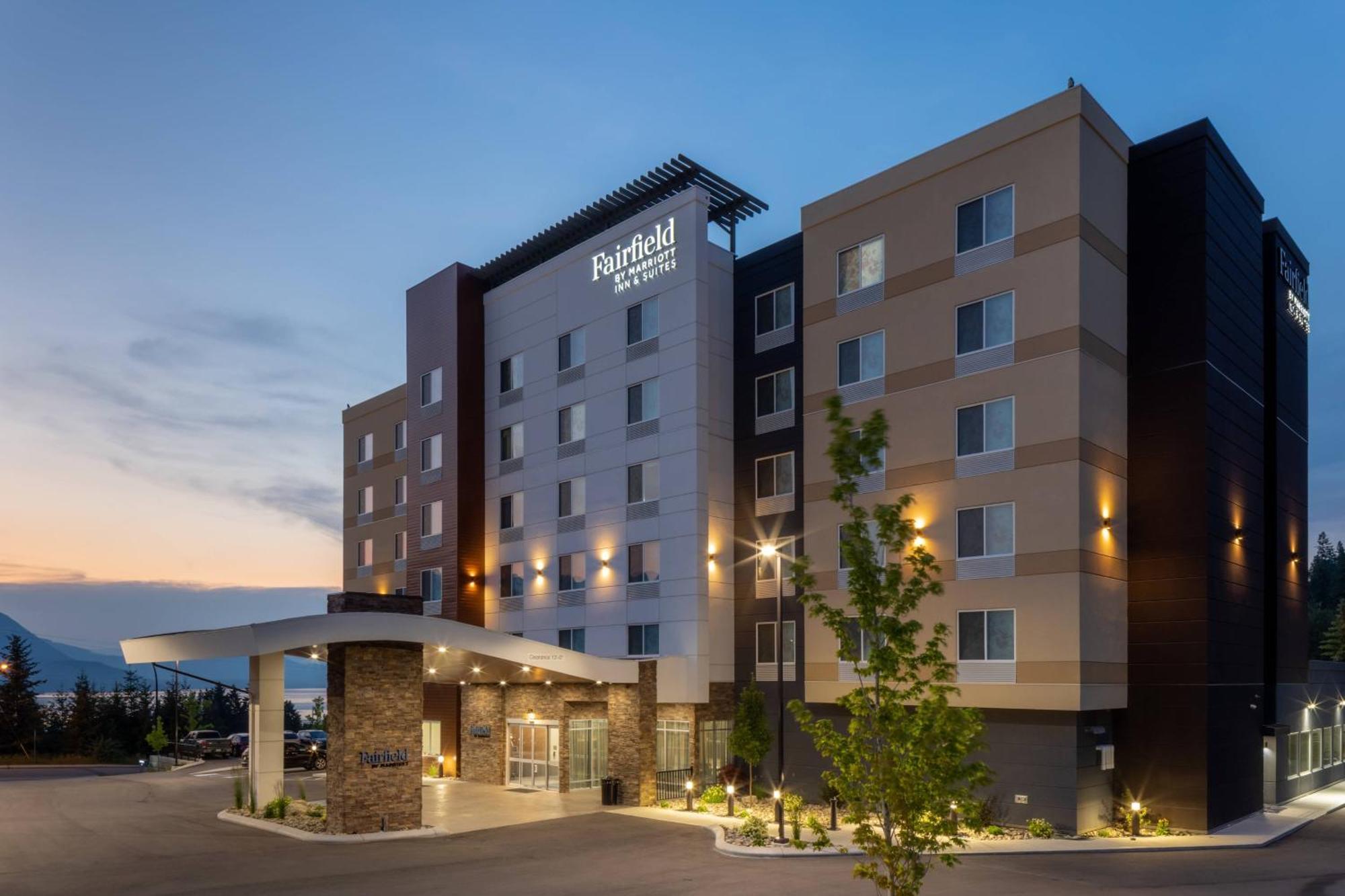 Fairfield Inn & Suites By Marriott Salmon Arm Exterior photo