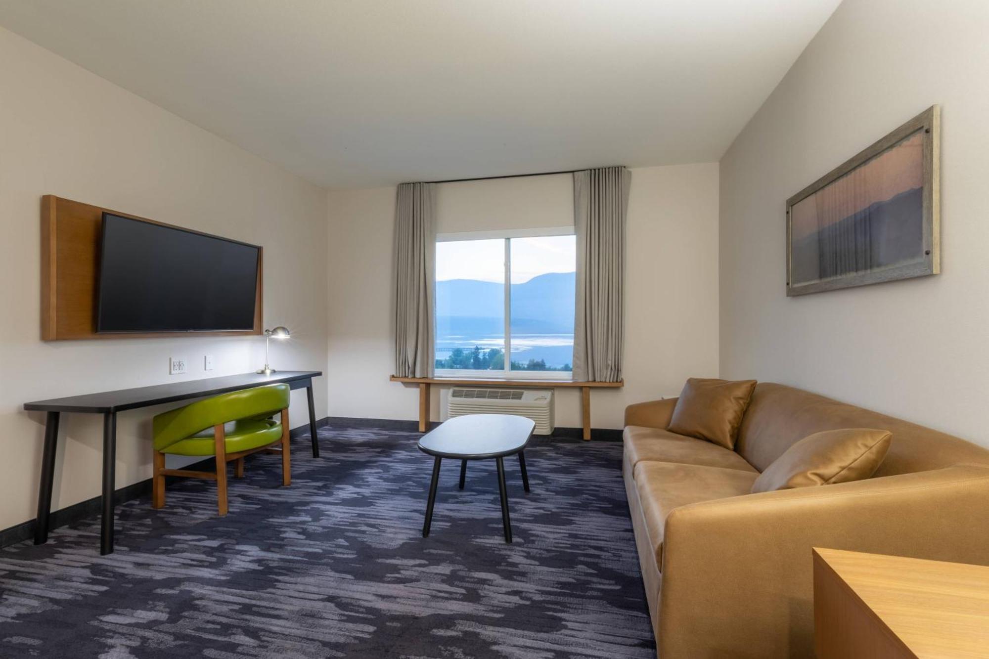 Fairfield Inn & Suites By Marriott Salmon Arm Exterior photo