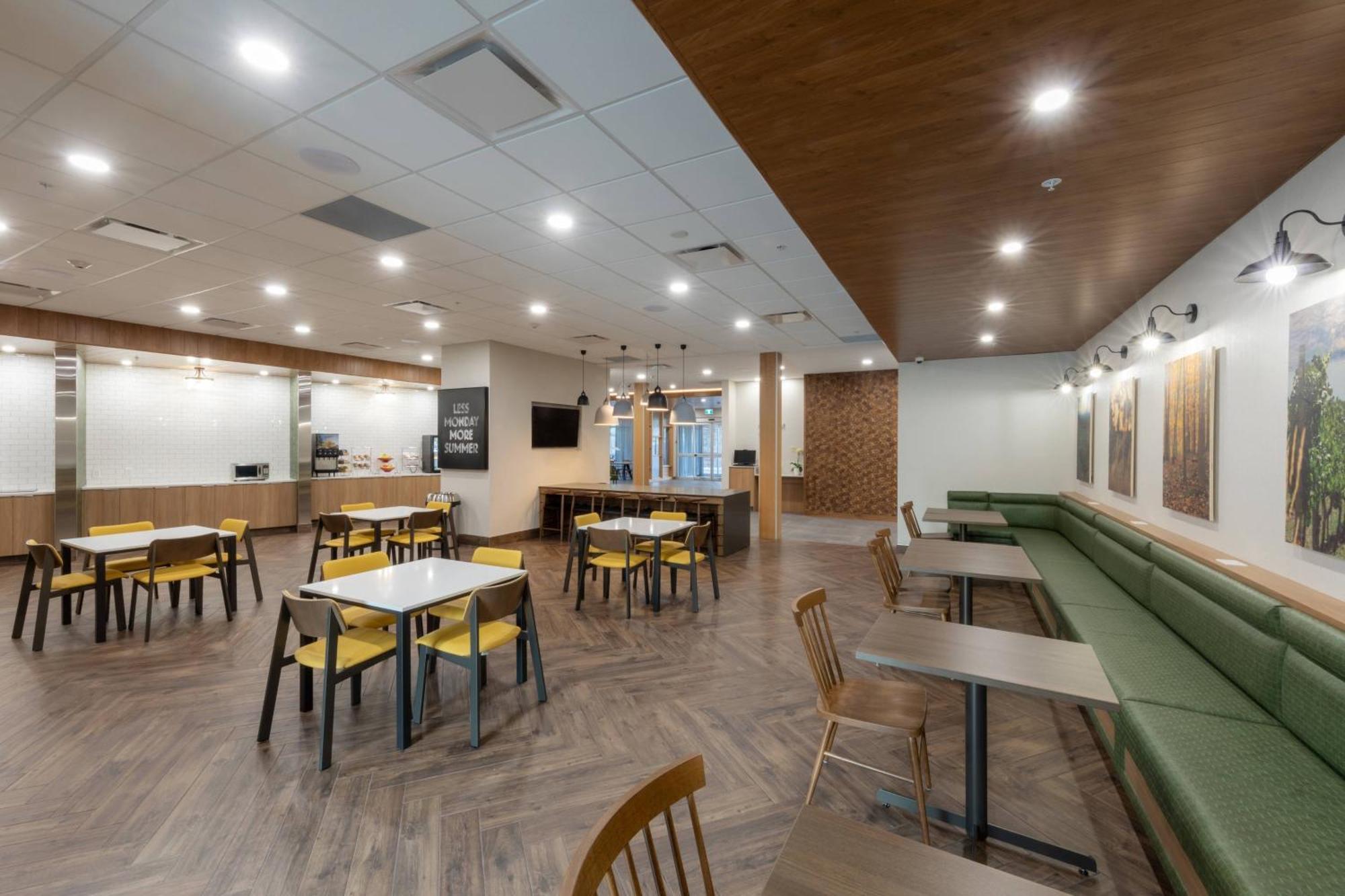 Fairfield Inn & Suites By Marriott Salmon Arm Exterior photo